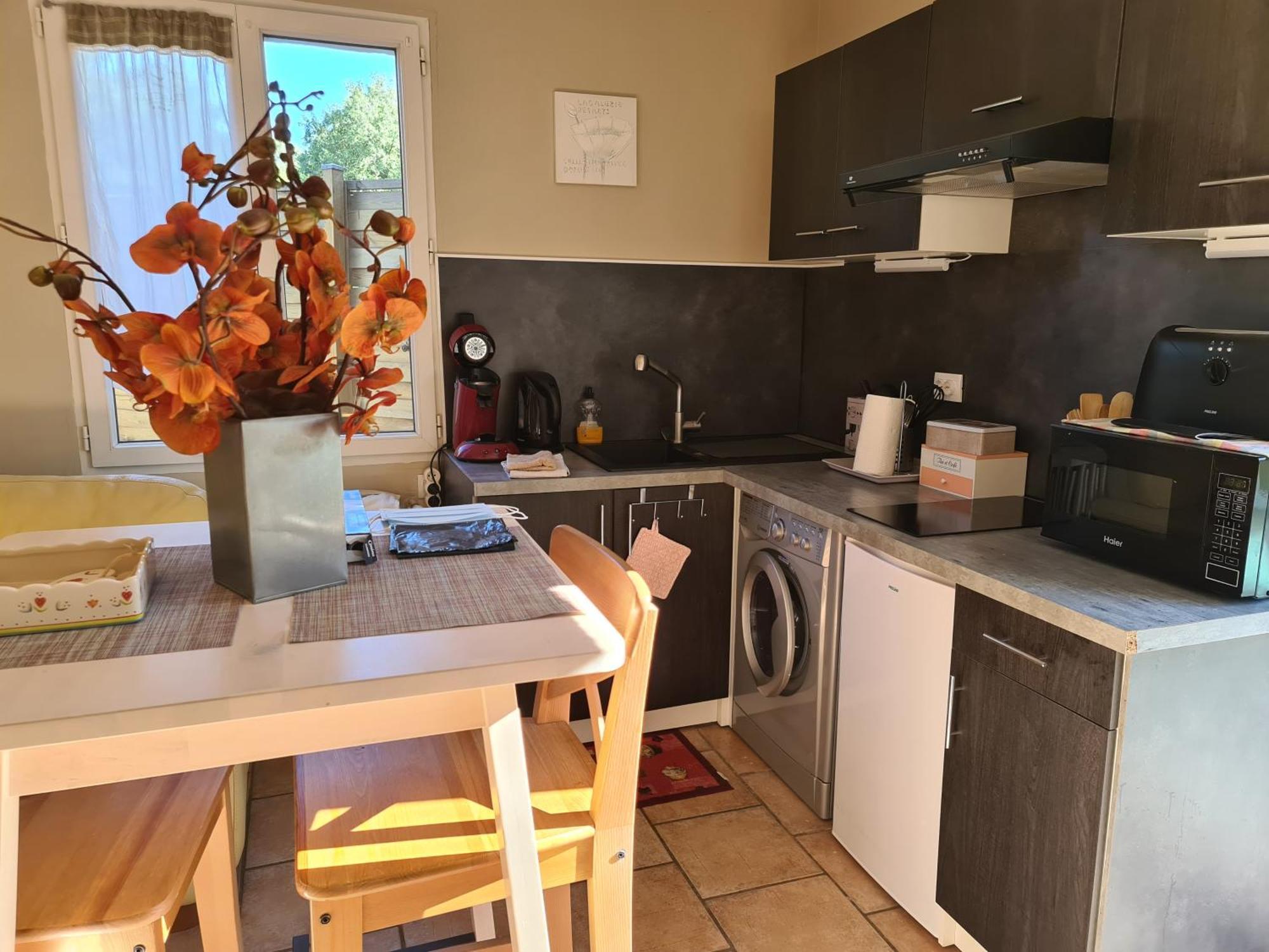 Appartements Dans Villa Privee Avec Piscine, Jardin, Parking Clos, Wifi, Climatisation Meyreuil Exterior photo